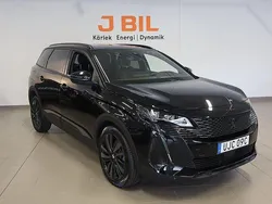 Svart Begagnad 2024 Peugeot 5008 GT Minibuss | 359 900 kr (Marknadspris)