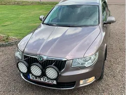 Brun Begagnad 2011 Skoda Superb Elegance Kombi | 65 000 kr (Bra pris)