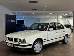 Vit Begagnad 1993 BMW 520 Sedan | 179 900 kr
