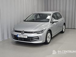 Silver Begagnad 2025 VW Golf VIII Life Halvkombi | 299 900 kr (Bra pris)