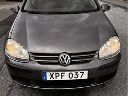 Grå Begagnad 2006 VW Golf V Trendline Halvkombi | 20 000 kr (Marknadspris)
