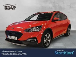 Röd Begagnad 2022 Ford Focus Active Halvkombi | 169 000 kr (Marknadspris)