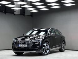 Svart Begagnad 2022 Audi e-tron SUV | 389 900 kr (Marknadspris)