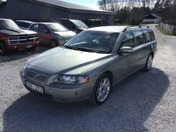 Ljusgrön Begagnad 2009 Volvo V70 Momentum Kombi | 45 000 kr