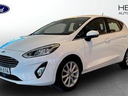Vit (white) Begagnad 2017 Ford Fiesta Halvkombi | 109 000 kr (Marknadspris)