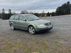 Grön Begagnad 2001 VW Passat Kombi | 1 000 kr