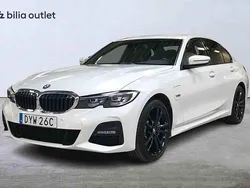 Vit Begagnad 2022 BMW 330e Sedan | 334 900 kr