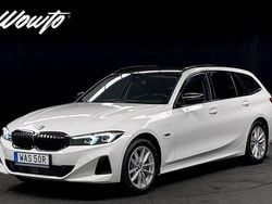 Vit Begagnad 2023 BMW 330e Shadowline Kombi | 399 800 kr (Marknadspris)