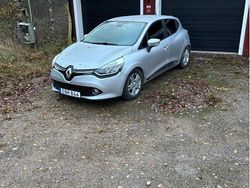 Silver Begagnad 2016 Renault Clio IV Dynamique Halvkombi | 58 500 kr (Bra pris)