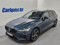 Mörkblå (denimblå metallic) Begagnad 2022 Volvo V60 R-Design Kombi | 419 000 kr (Lite dyr)