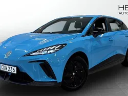 Blå (blue) Begagnad 2023 MG MG4 EV Halvkombi | 254 900 kr (Marknadspris)