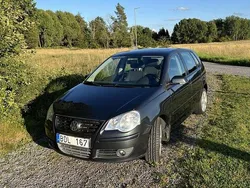 Grå Begagnad 2009 VW Polo Comfortline Halvkombi | 27 000 kr (Marknadspris)