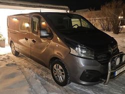 Begagnad 2017 Renault Trafic Minibuss | 99 000 kr