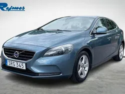 Blå Begagnad 2014 Volvo V40 Momentum Kombi | 89 800 kr (Marknadspris)