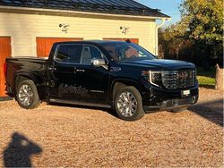 Svart Begagnad 2022 GMC Sierra Pickup | 910 000 kr