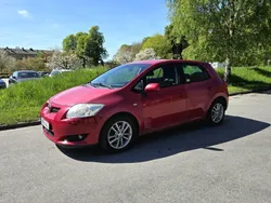 Röd Begagnad 2008 Toyota Auris Halvkombi | 38 000 kr (Bra pris)