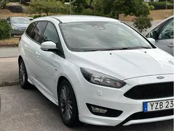Vit Begagnad 2018 Ford Focus ST-Line Kombi | 138 900 kr (Marknadspris)