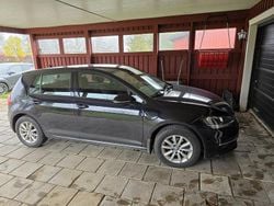 Svart Begagnad 2018 VW Golf VII Halvkombi | 145 500 kr (Marknadspris)