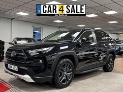 Svart Begagnad 2023 Toyota RAV4 Hybrid SUV | 339 900 kr (Lite dyr)