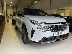 Vit Begagnad 2024 Peugeot e-5008 GTi SUV | 499 900 kr