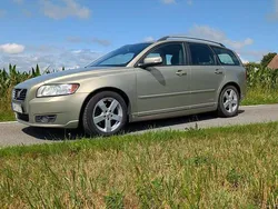 Grön Begagnad 2008 Volvo V50 Momentum Kombi | 32 000 kr (Marknadspris)