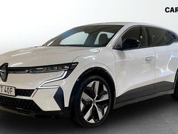 Vit (white) Begagnad 2023 Renault Mégane Halvkombi | 309 900 kr (Marknadspris)