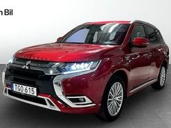 Röd Begagnad 2020 Mitsubishi Outlander P-HEV SUV | 269 900 kr (Marknadspris)