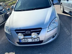 Silver Begagnad 2008 Kia Ceed 4 Halvkombi | 14 500 kr (Dyr)