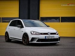 Flerfärgad Begagnad 2016 VW Golf VII GTI Clubsport Halvkombi | 247 901 kr (Lite dyr)