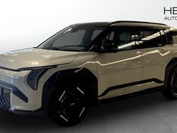 Grön (green) Ny 2025 Kia EV3 GT-Line SUV | 539 900 kr (Marknadspris)