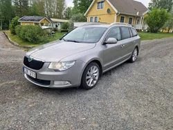 Brun Begagnad 2012 Skoda Superb Kombi | 40 000 kr (Marknadspris)