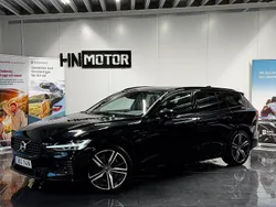 Svart Begagnad 2021 Volvo V60 R-Design Kombi | 374 900 kr (Marknadspris)