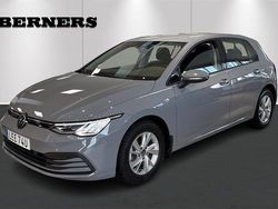Grå Begagnad 2023 VW Golf VIII Halvkombi | 235 900 kr (Marknadspris)