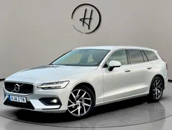 Vit Begagnad 2020 Volvo V60 Momentum Kombi | 205 000 kr (Lite dyr)
