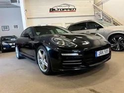 Svart Begagnad 2015 Porsche Panamera 4 Sport Sedan | 379 000 kr