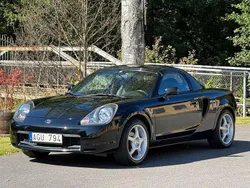 Svart Begagnad 2001 Toyota MR2 Cab | 99 900 kr