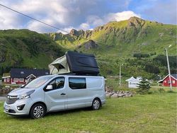 Grå Begagnad 2017 Opel Vivaro Van | 155 000 kr