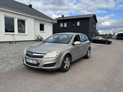 Grå Begagnad 2008 Opel Astra Halvkombi | 25 000 kr (Marknadspris)