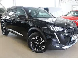Svart Begagnad 2023 Peugeot 2008 GTi SUV | 249 900 kr (Marknadspris)