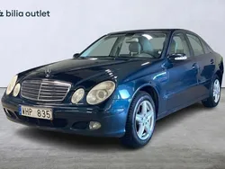 Svart Begagnad 2004 Mercedes E240 Classic Sedan | 39 900 kr (Marknadspris)