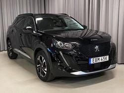 Svart Begagnad 2022 Peugeot e-2008 Allure SUV | 209 900 kr (Marknadspris)
