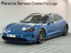 Mörkblå (neptune blue) Begagnad 2024 Porsche Taycan 4S Sport Turismo Sedan | 1 245 000 kr