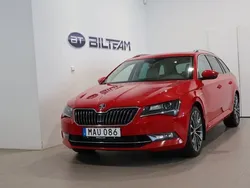 Röd Begagnad 2015 Skoda Superb LAURIN & KLEMENT Kombi | 239 900 kr (Dyr)