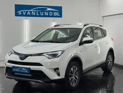 Vit Begagnad 2017 Toyota RAV4 Hybrid Active SUV | 189 800 kr (Lite dyr)