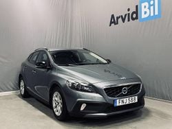 Grå Begagnad 2014 Volvo V40 Momentum Halvkombi | 147 800 kr (Marknadspris)