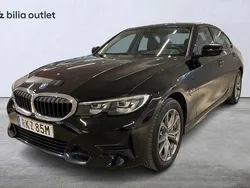 Svart Begagnad 2022 BMW 330e Sport Line Sedan | 324 900 kr (Superpris)