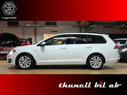 Vit Begagnad 2016 VW Golf VII Kombi | 98 500 kr (Marknadspris)