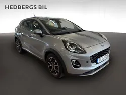 Grå Begagnad 2022 Ford Puma Titanium SUV | 199 500 kr (Marknadspris)
