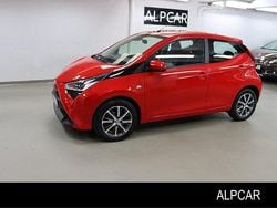 Röd Begagnad 2020 Toyota Aygo X-play Halvkombi | 139 000 kr (Marknadspris)