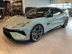 Grön Ny 2024 Lotus Emeya Halvkombi | 1 832 200 kr